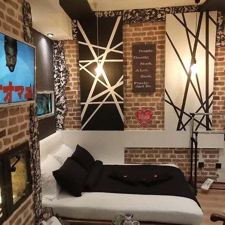 Studio Apartman Black & White Centar Sarajevo Free Parking Экстерьер фото