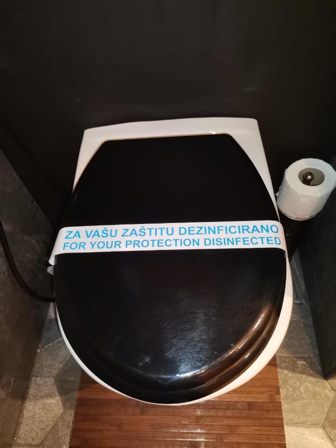 Studio Apartman Black & White Centar Sarajevo Free Parking Экстерьер фото