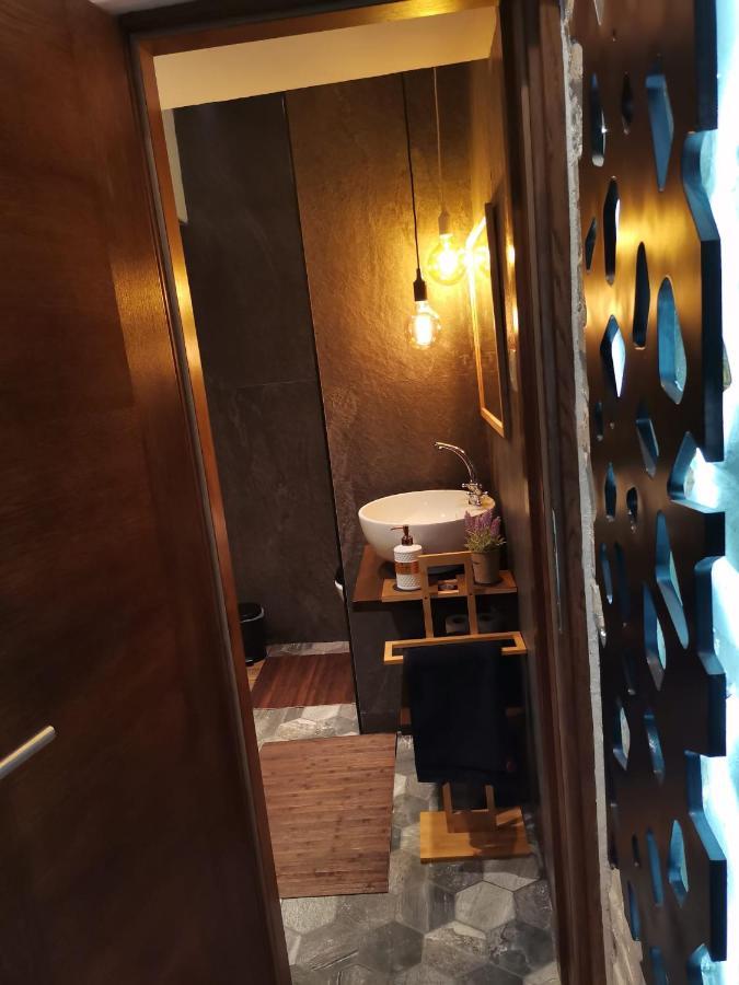 Studio Apartman Black & White Centar Sarajevo Free Parking Экстерьер фото