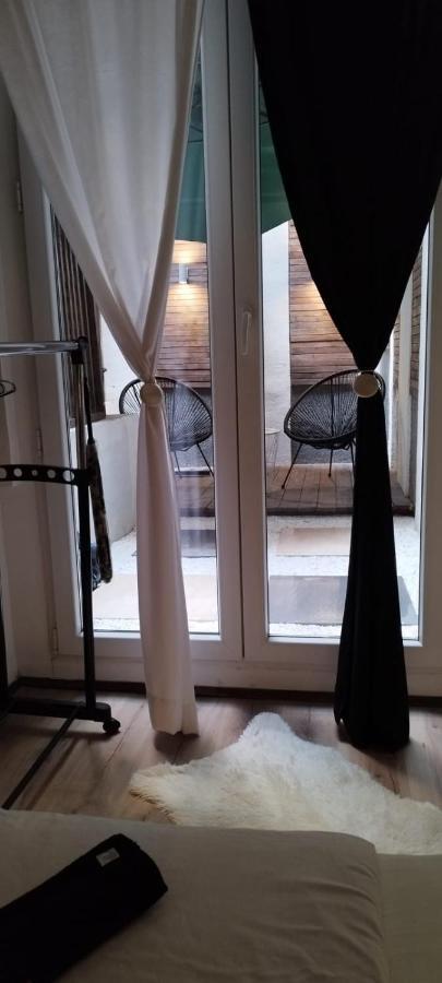 Studio Apartman Black & White Centar Sarajevo Free Parking Экстерьер фото